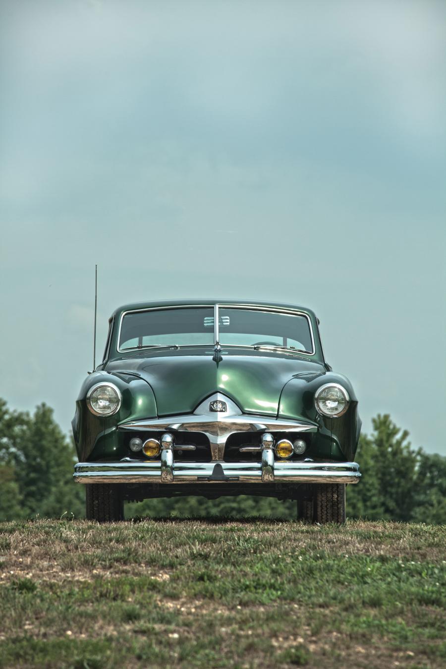  Frazer Manhattan Hardtop Sedan (F5161) 1951 года  (фото 11 из 25)